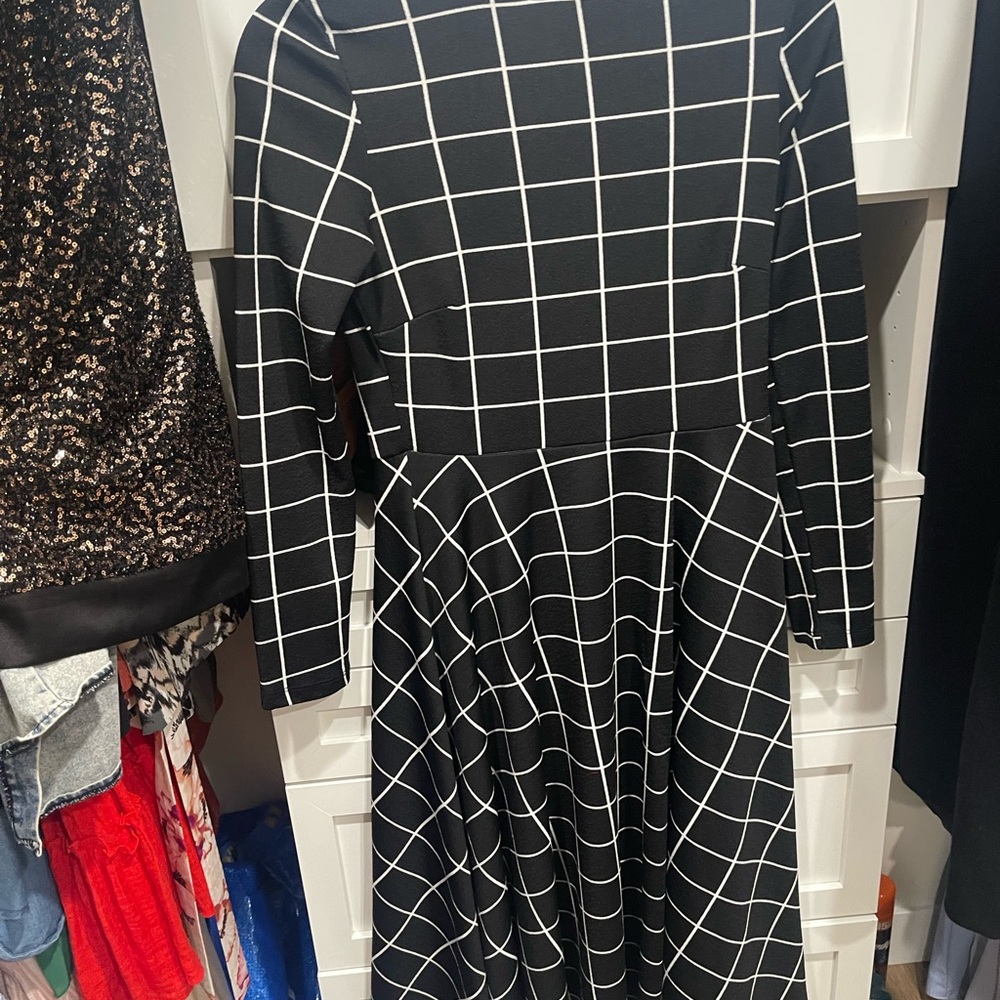 SHEIN Black and White A-Line Long Sleeve Dress